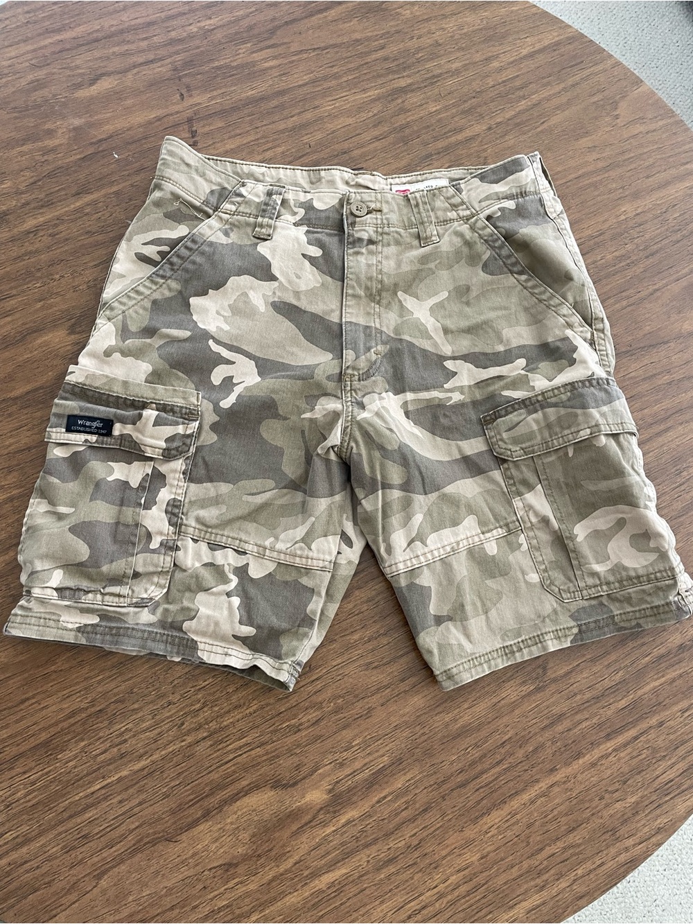 Wrangler Camo Cargo 32” Shorts - Beige & Olive Tones